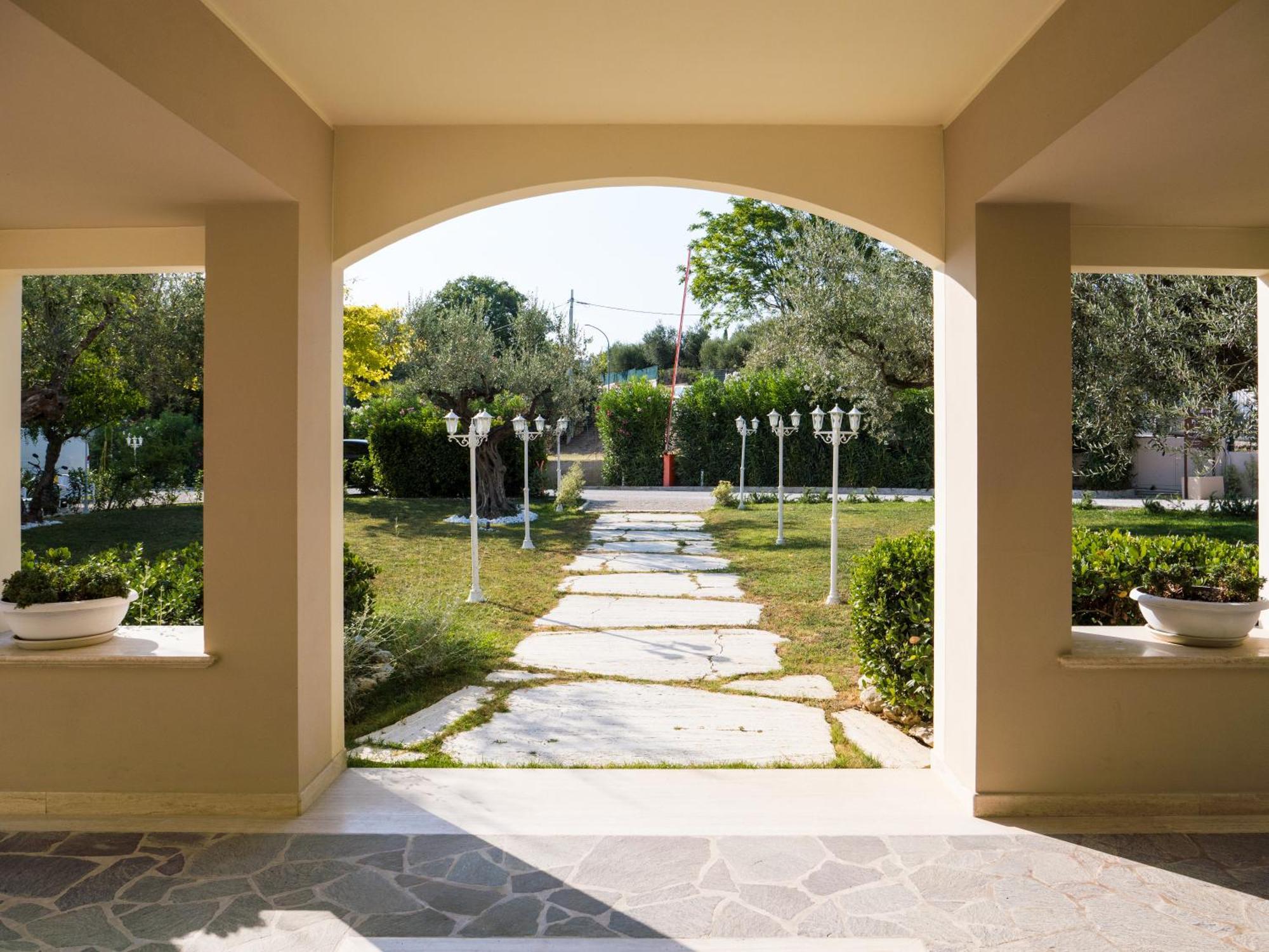 Giardino Dei Principi D'Abruzzo 호텔 치타 산트  안젤로 외부 사진